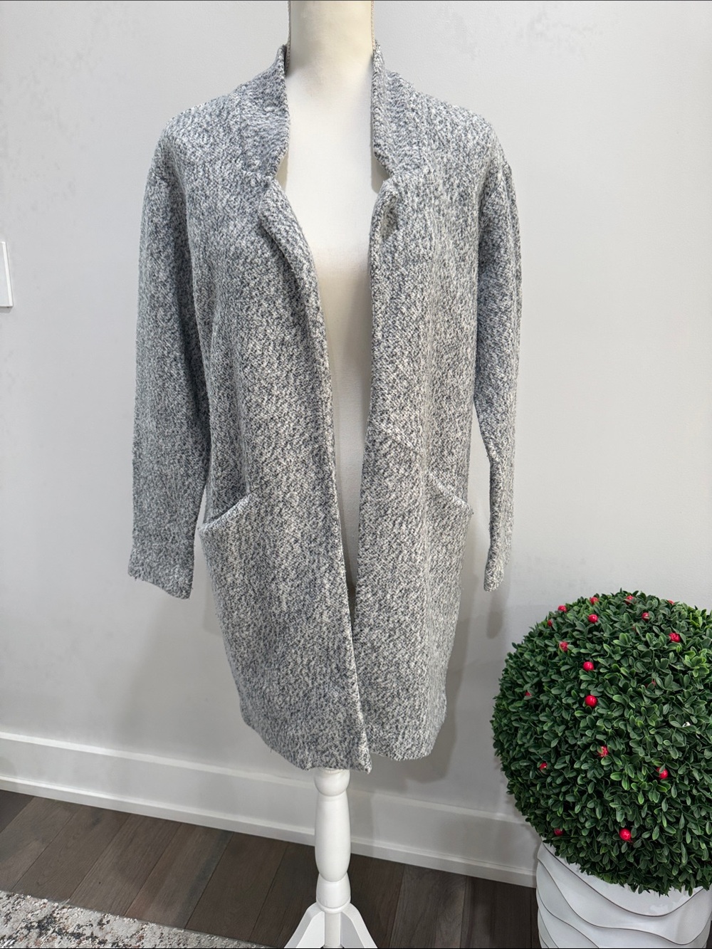 Zara Light Gray Open-Front Knit Cardigan Sz M